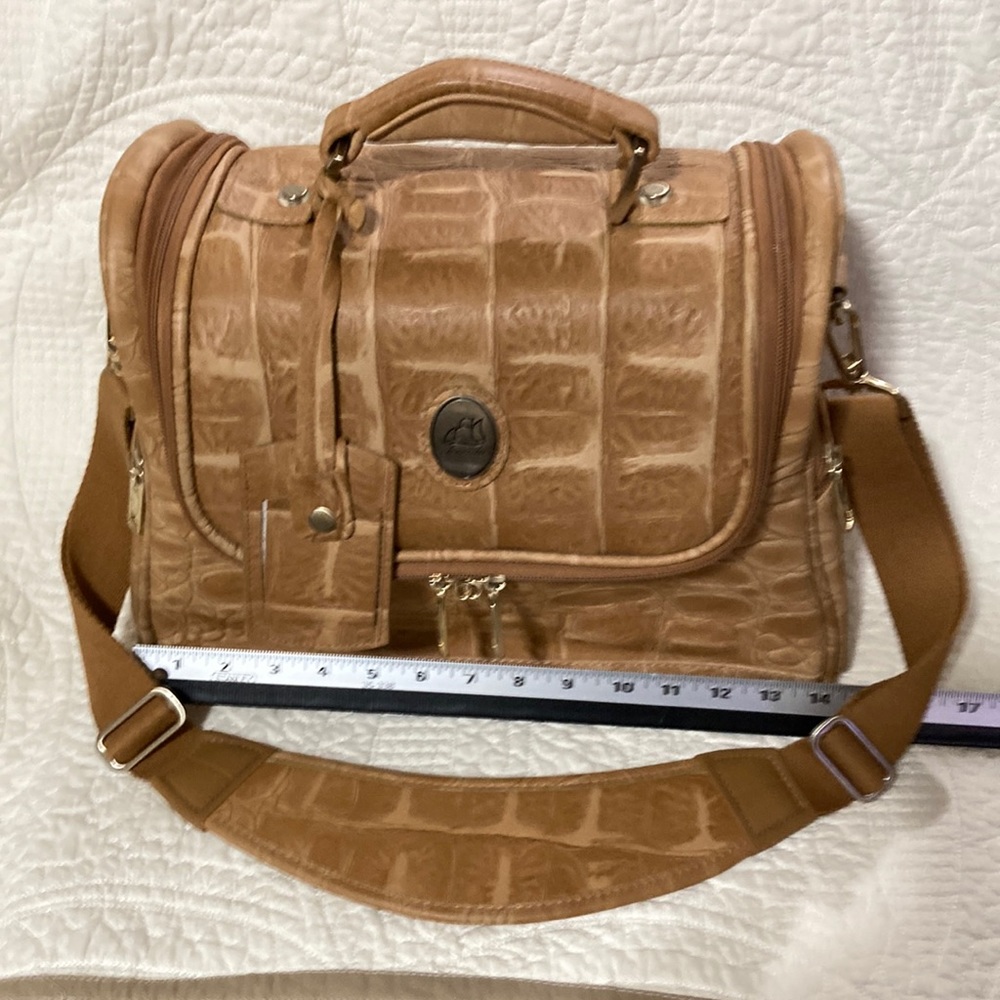 Terrify Italian leather travel bag